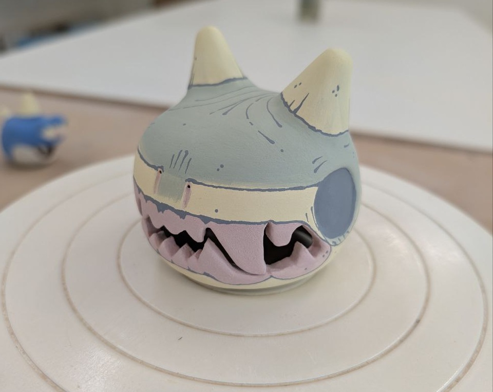 A picture of a ceramics sculpture that links to the ceramics gallery subpage.